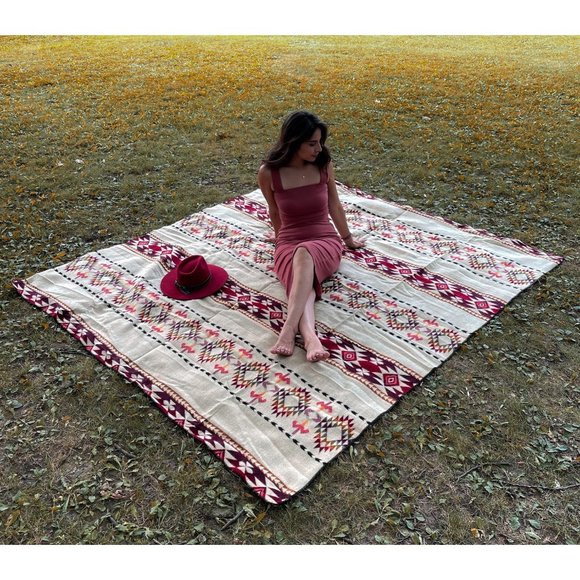 Reversible Alpaca Queen Size Blanket, Red Tribal Geometric Design, Camping Blank - Picture 1 of 10